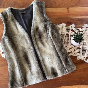 Denver Hayes faux fur vest (small)
